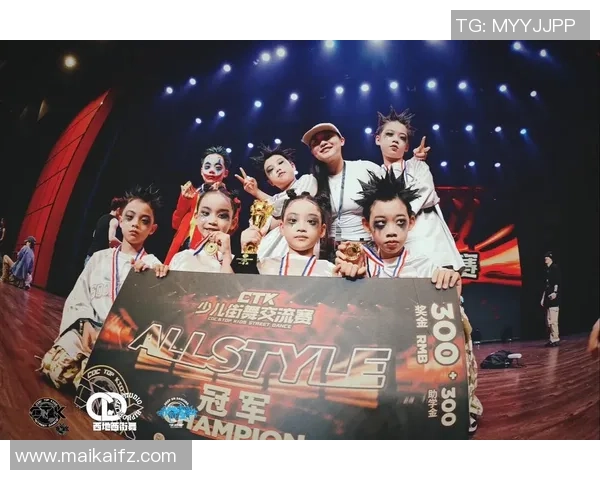 全国街舞大赛特别报道：重庆街舞队如何从零起步到全国舞台的辉煌历程